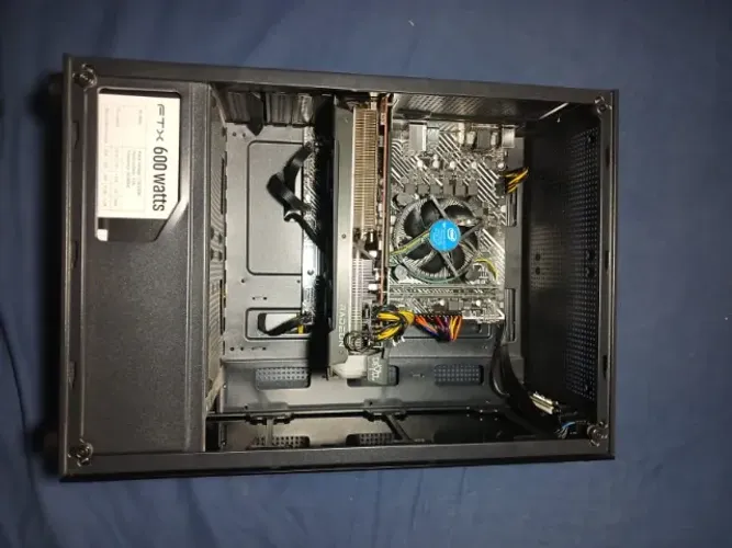 PC GAMER RXT6600 XT