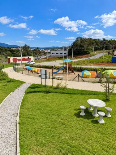 Residencial Casa Geminada - Venda - 0,00 (M²) de Área Total - 0,00 (M²) de Área Privativa