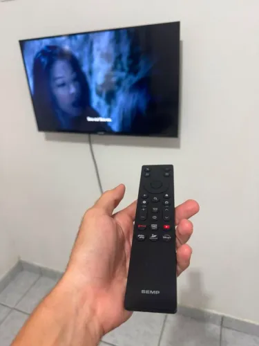 TV 32 polegadas nova