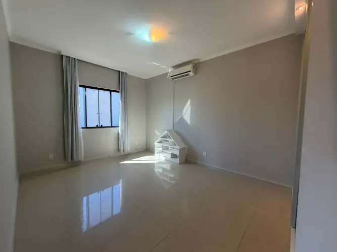 . Casa no Jockey Club com Casa de Apoio | Aceita Financiamento [