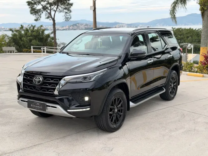 Toyota Hilux SW4 SRX 4X4 2.8 TDI 16V Dies. Aut. 2021