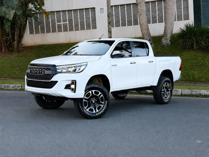 Toyota Hilux CD SRX 4X4 2.8 TDI 16V Diesel Aut. 2019