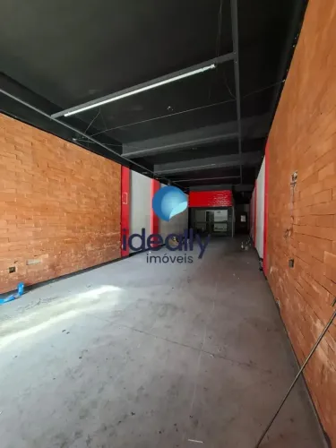Espetacular Ponto Comercial na Av Serrana com mais de 100 m² de área para utilização