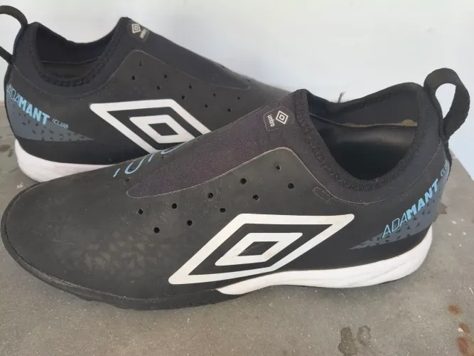 Chuteira Society Umbro Adamant Club