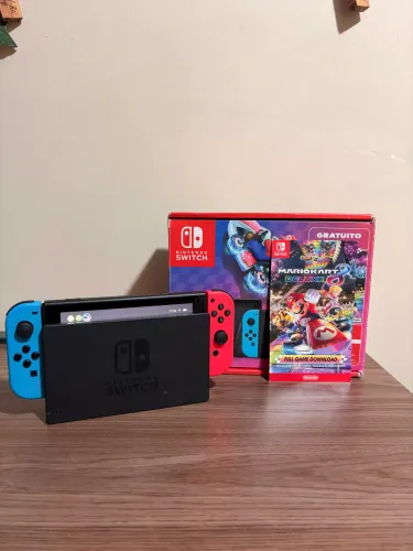 Nintendo Switch V2 32gb + Mário Kart 8 Deluxe + cartão de memória 64Gb