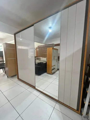 Guarda roupa casal grande 