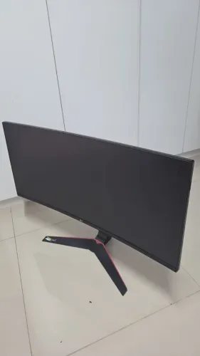 Monitor LG 34gl750-B com tela quebrada