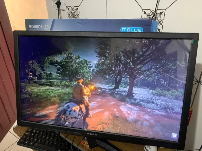 Monitor LED Full HD - 75Hz Áudio estéreo