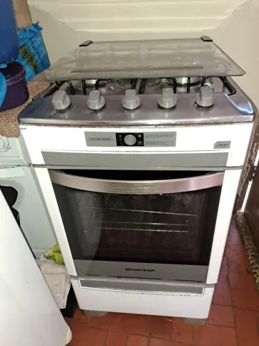 Vendo fogão 4 bocas Brastemp 300,00