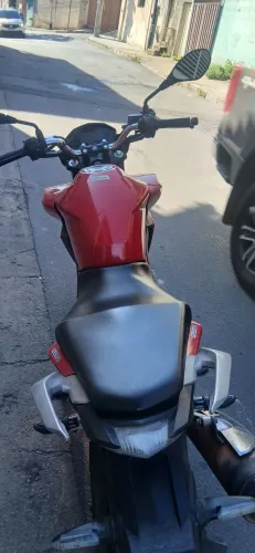 Vendo moto CB Twister 2016