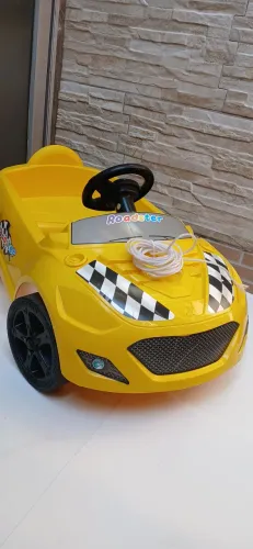 Brinquedo Carro com pedal