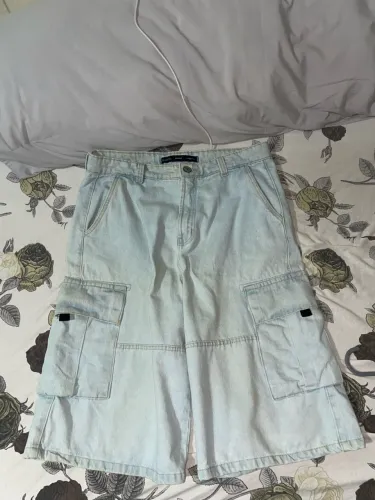 BERMUDA CARGO JEANS CLARA - ESTILO SKATE ?