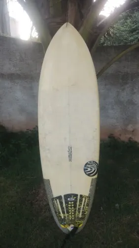 Prancha de surf Rodrigo Borges 5'8 - Modelo Bolachinha