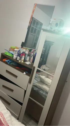 Cômoda com espelho