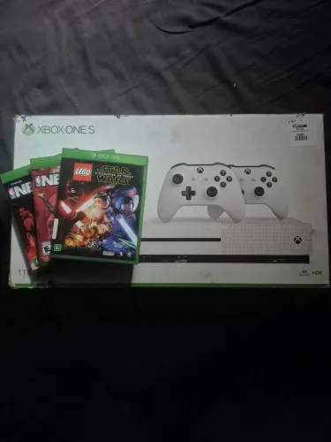 Xbox one s 1tb e 3 jogos