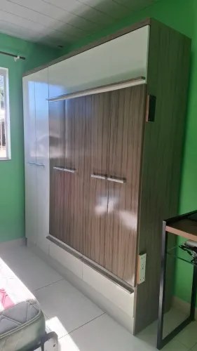 Guardar roupa 6 portas , cama casal com colchão