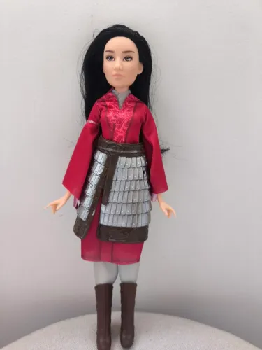 Boneca mulan live action nova fora da embalagem 