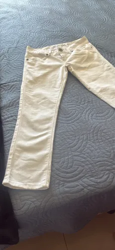 calça jeans branca da Guess, modelo skinny 27, 38 modelagem brasileira 