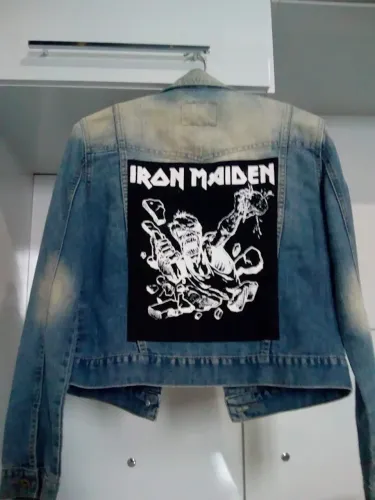 Jaqueta jeans feminina Iron Maiden Metallica AC DC Patches M