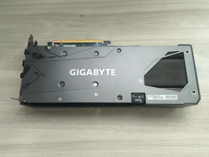 Placa de vídeo rx7600 gigabyte