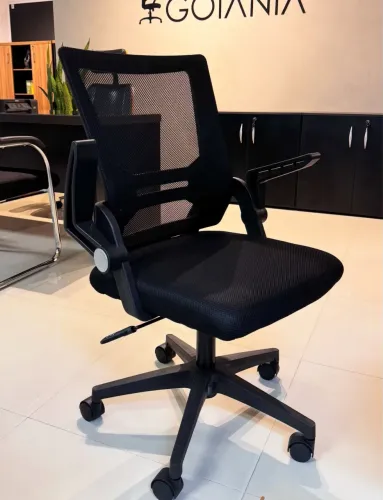 Cadeira de escritório executiva em tela com braços ajustáveis 