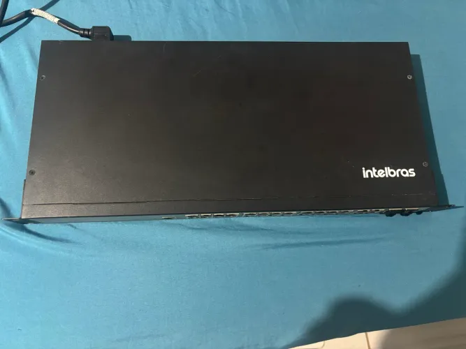 Switch Gerenciável Intelbras SG 3424 - 24 Portas + 4 SFP Gigabit