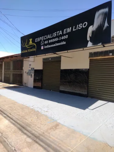 Estrutura em metalon para fachada em lona