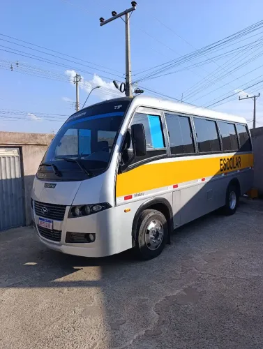 Micro-ônibus V6 20 lugares executivo