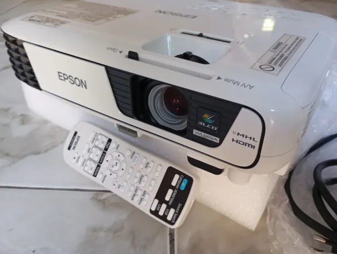 Projetor Epson U32+ 3200l wifi