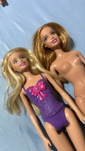 2 Barbies usadas