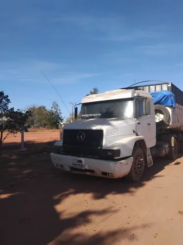 Caminhão a venda