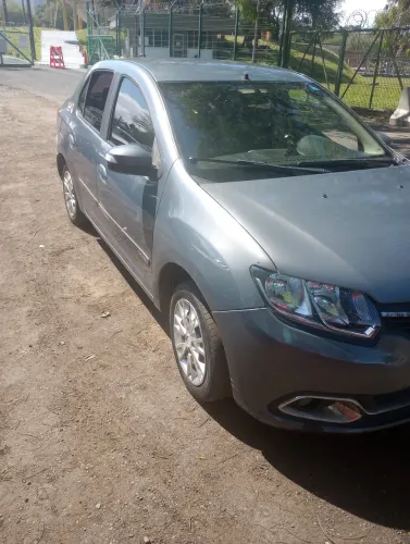 Renault Logan Dynamique Hi-flex 1.6 8V 4P 2015