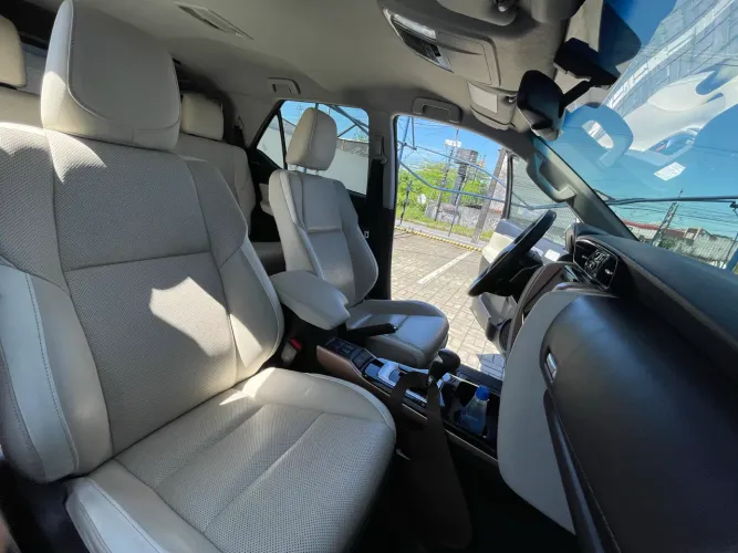 Toyota Hilux SW4 SRX Diamo. 4X4 2.8 TB DIE AUT 2019