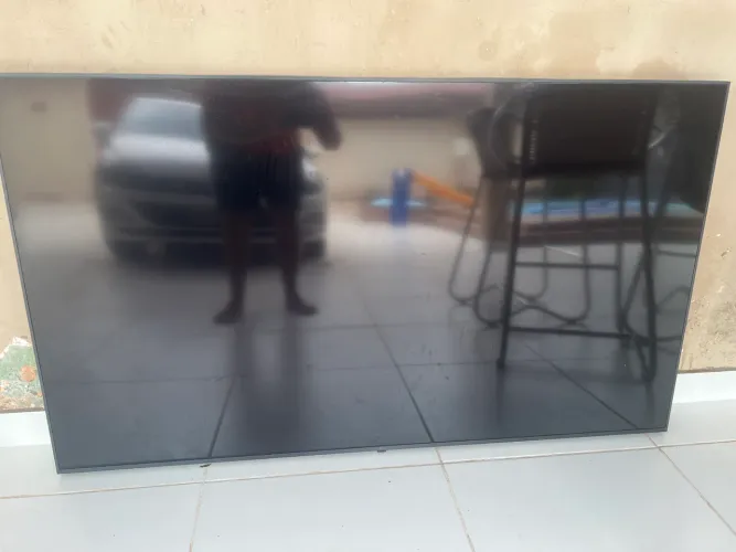 Vendo TV 75 LG UHD 4K Smart - Display quebrado