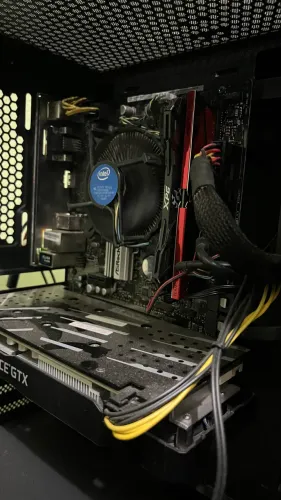PC GAMER I5 9th 16G 1t hD 