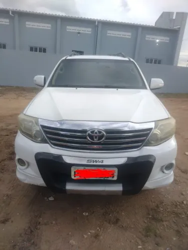 Toyota Hilux SW4 SR 4X2 2.7/ 2.7 Flex 16V Aut. 2013