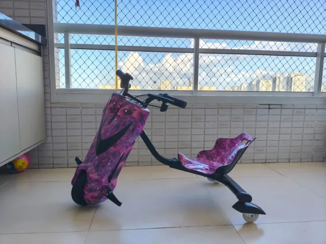 Carro elétrico novo