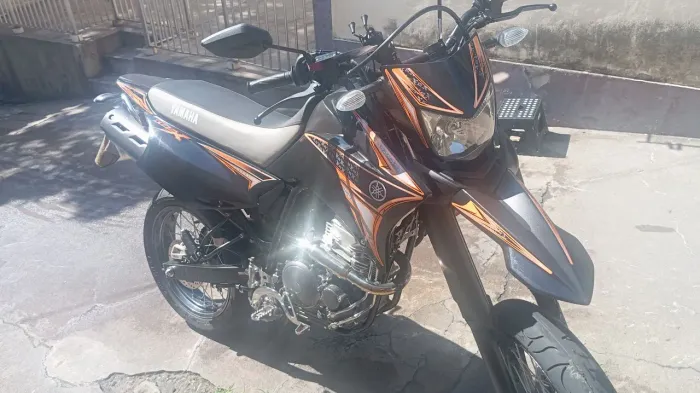 Vendo lander XTZ 250 .