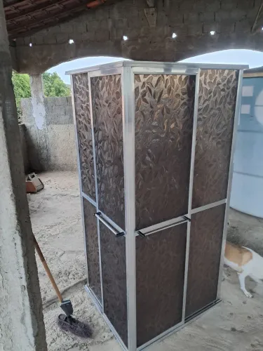 Box em Acrílico de canto completo.