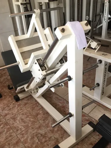 Maquinas e aparelhos de musculação