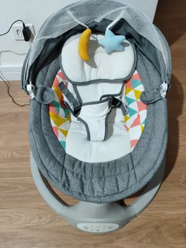 Cadeirinha de balanço elétrica de bebê