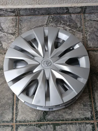 3 Calotas usadas originais TOYOTA aro 15 ( Yaris ou Etios)