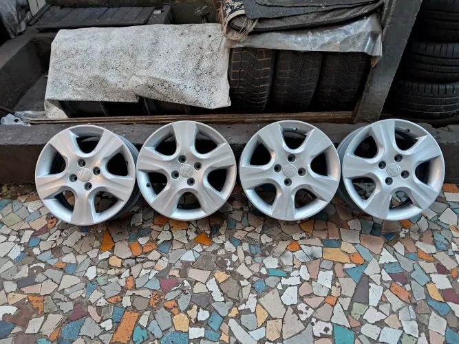 Jogo de rodas de liga leve aro 25/4 furos originais Honda Fit City e outros 