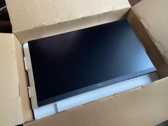 Monitor gamer AOC Argon 200hz 0.3ms, LACRADO NOVO