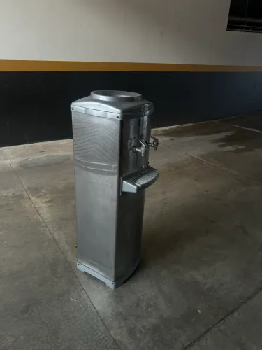 BEBEDOURO/PURIFICADOR DE ÁGUA EM INOX - OPORTUNIDADE