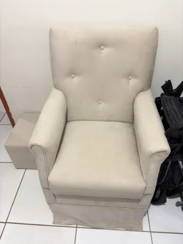 Vende-se cadeira amamentação, bebê conforto e carrinho
