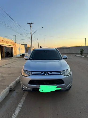 Mitsubishi Outlander 2.0 16V 160cv Aut. 2014