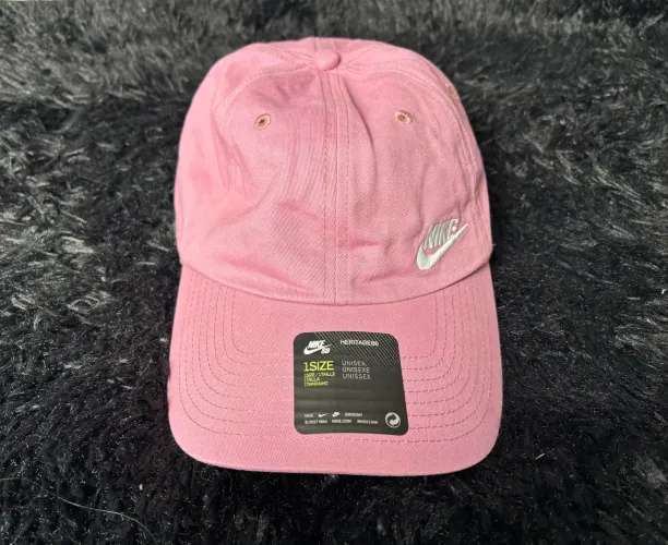 Boné Nike rosa