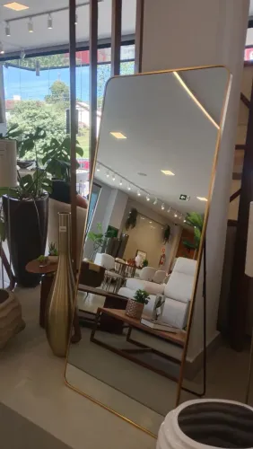 Espelho gigante
