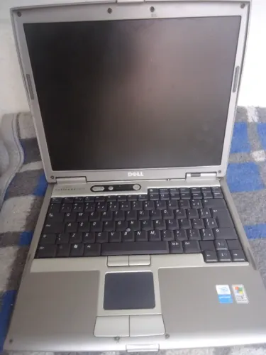 NOTEBOOK DELL LATITUDE D610 NO ESTADO